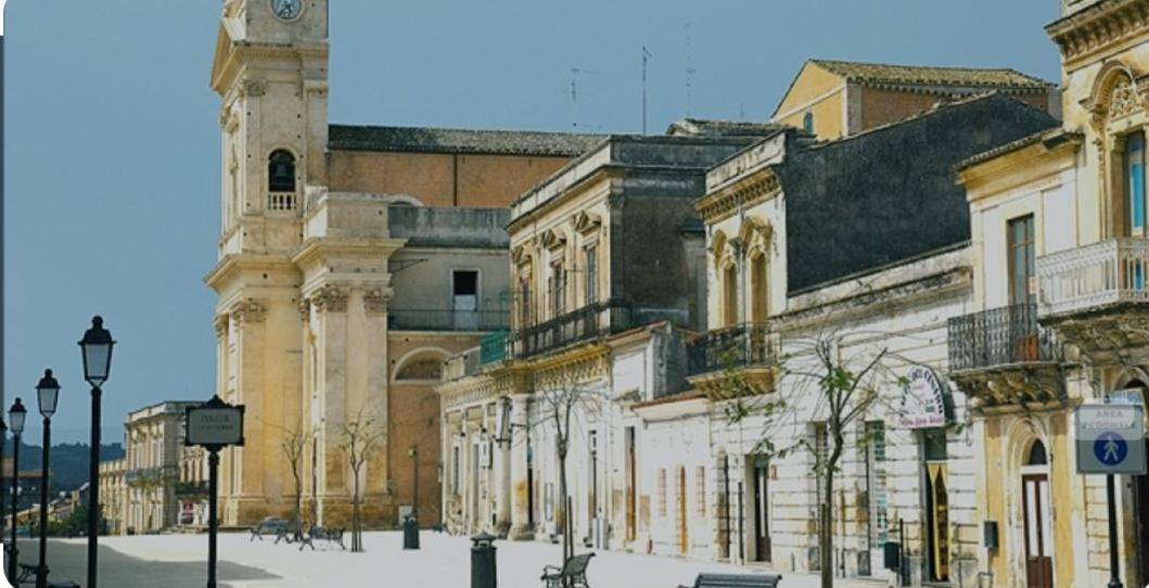 La Fiorita Apartment Canicattini Bagni Luaran gambar